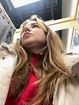 Snapshot of MayaMystic chatting on 02.10.25 MayaMystic online show from 02.10.25