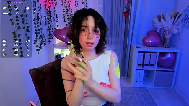 Snapshot of lilithlunna chatting on 02.16.25 lilithlunna online show from 02.16.25