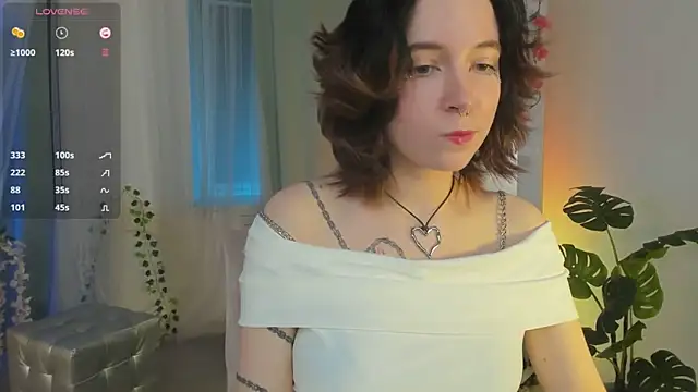 Snapshot of lilithlunna chatting on 02.18.25 lilithlunna online show from 02.18.25