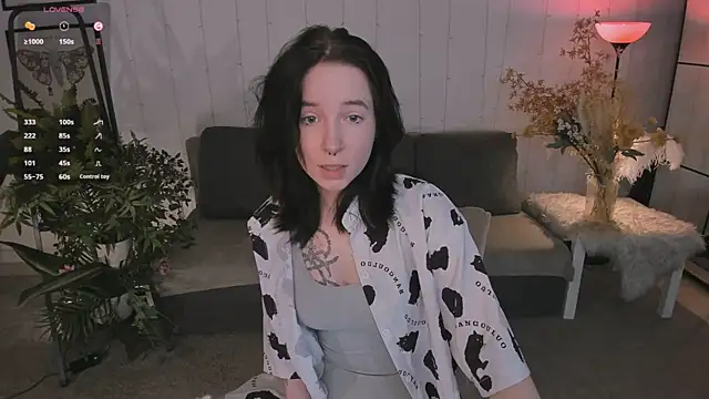 Snapshot of lilithlunna chatting on 09.20.25 lilithlunna online show from 09.20.25