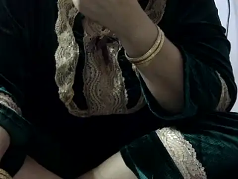 Housewife12 online show from 03.13.25