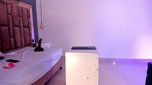 victoriaroyce1 online show from 03.25.26