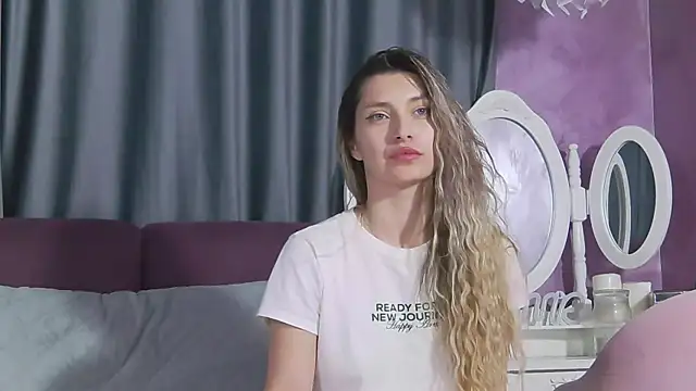 Snapshot of JustEmma chatting on 02.05.25 JustEmma online show from 02.05.25