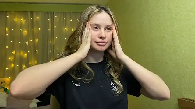 IlonaMurf online show from 12.24.24