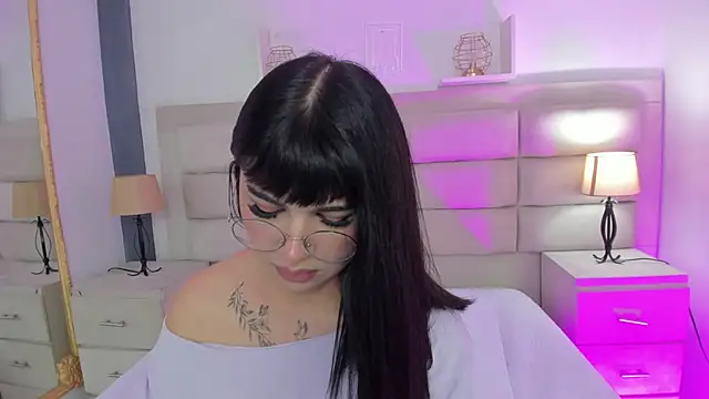 RoseCassie online show from 02.21.25