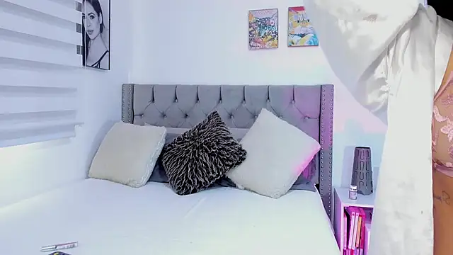 Snapshot of Sara_Leblanc chatting on 01.17.25 Sara Leblanc online show from 01.17.25