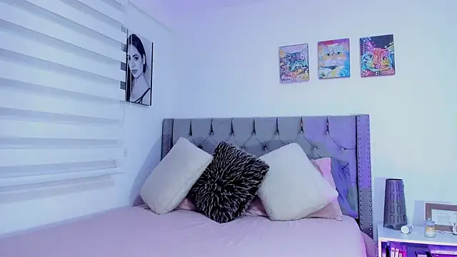 Snapshot of Sara_Leblanc chatting on 02.05.25 Sara Leblanc online show from 02.05.25