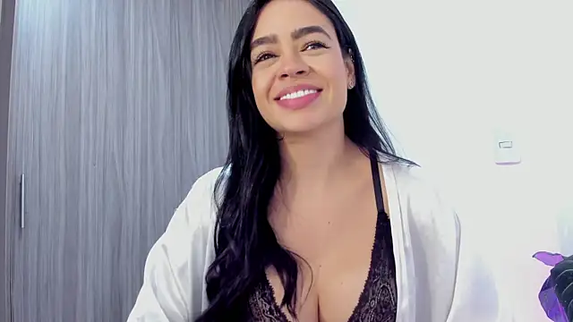 Snapshot of Sara_Leblanc chatting on 02.24.25 Sara Leblanc online show from 02.24.25