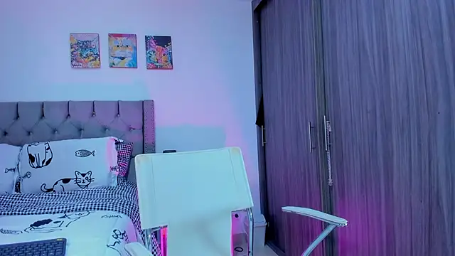 Snapshot of Sara_Leblanc chatting on 09.09.25 Sara Leblanc online show from 09.09.25