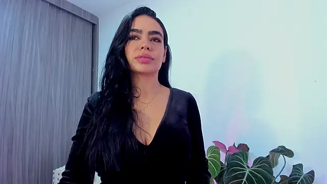 Snapshot of Sara_Leblanc chatting on 10.16.25 Sara Leblanc online show from 10.16.25