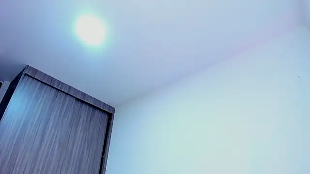 Snapshot of Sara_Leblanc chatting on 11.25.25 Sara Leblanc online show from 11.25.25