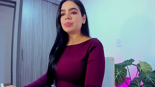 Snapshot of Sara_Leblanc chatting on 01.15.26 Sara Leblanc online show from 01.15.26