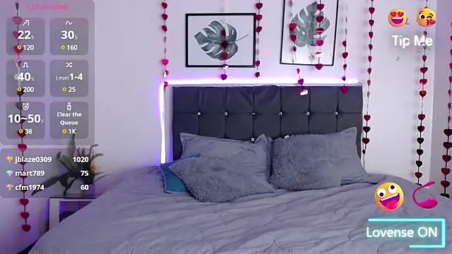 Snapshot of mia_collens chatting on 03.15.25 mia collens online show from 03.15.25