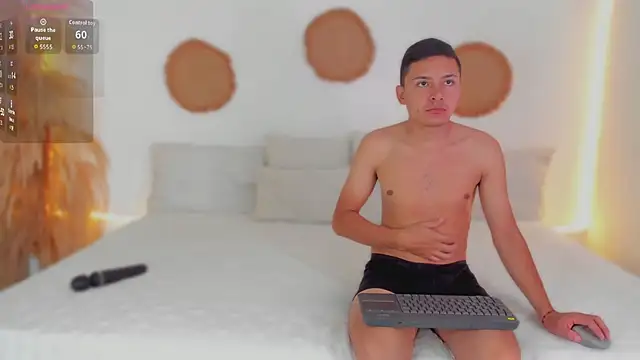 Snapshot of TifannyRossiii chatting on 12.21.25 TifannyRossiii online show from 12.21.25