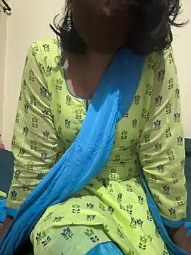 Snapshot of priyadevi17 chatting on 01.26.25 priyadevi17 online show from 01.26.25