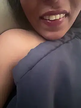 Snapshot of priyadevi17 chatting on 02.21.25 priyadevi17 online show from 02.21.25