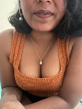 Snapshot of priyadevi17 chatting on 09.26.25 priyadevi17 online show from 09.26.25