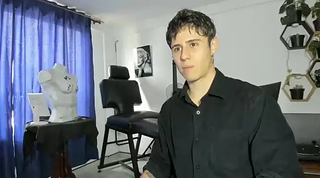 Antonello Vannucci online show from 03.05.25