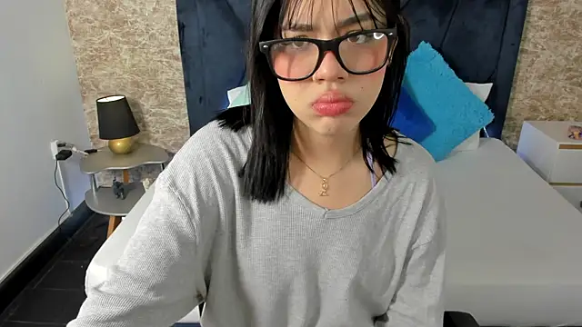 Lily Woodz online show from 03.16.25