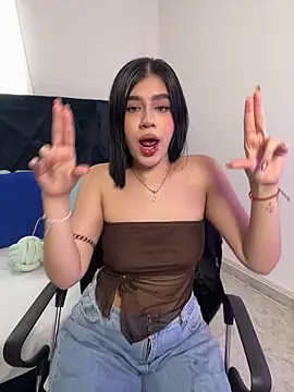 Lily Woodz online show from 02.03.26