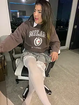 Snapshot of AlejandritaMilano chatting on 04.12.26 AlejandritaMilano online show from 04.12.26
