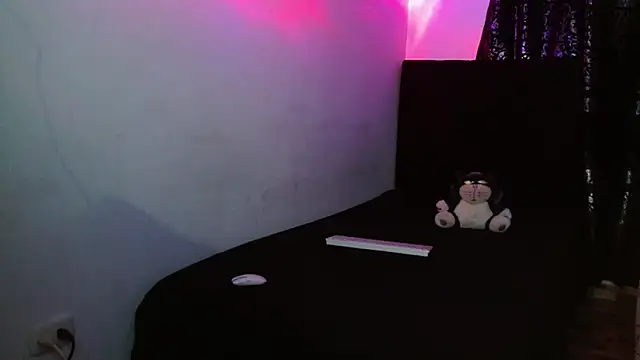 miia-liiam online show from 11.23.25