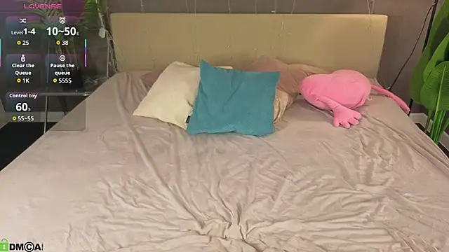 Mollly Rouge online show from 04.21.26