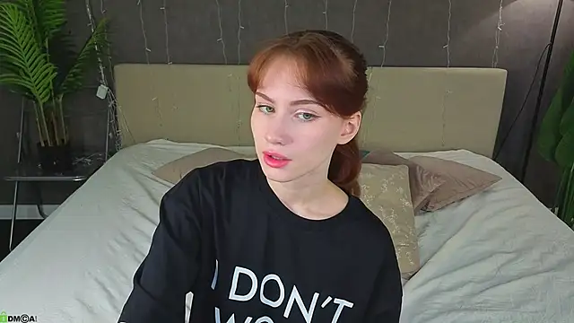 Mollly Rouge online show from 04.28.26