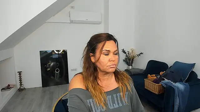 Aileen Stone online show from 09.17.25