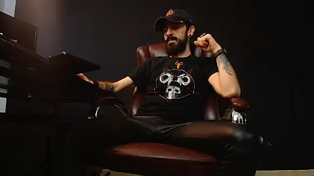 Snapshot of AxelColton chatting on 01.15.25 AxelColton online show from 01.15.25