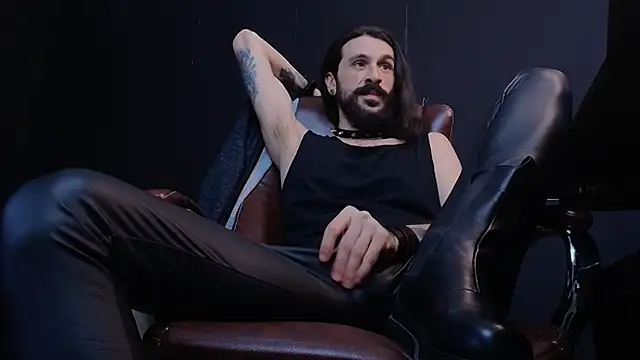 Snapshot of AxelColton chatting on 01.27.25 AxelColton online show from 01.27.25