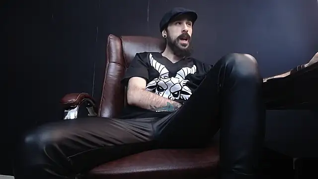 Snapshot of AxelColton chatting on 02.16.25 AxelColton online show from 02.16.25