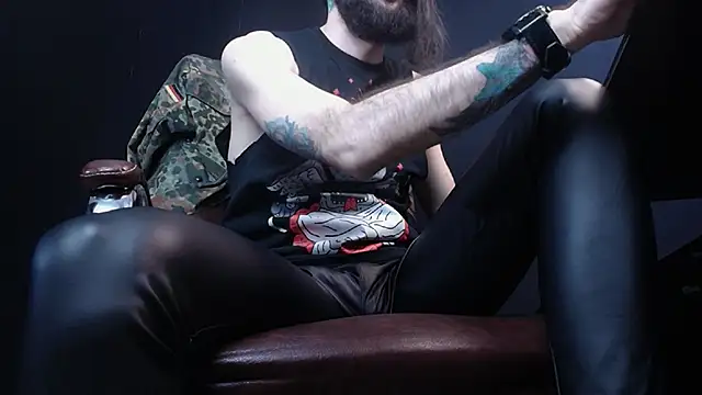 Snapshot of AxelColton chatting on 02.20.25 AxelColton online show from 02.20.25