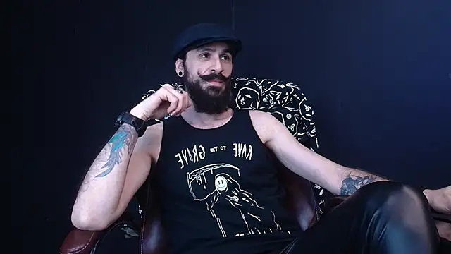 Snapshot of AxelColton chatting on 03.13.25 AxelColton online show from 03.13.25