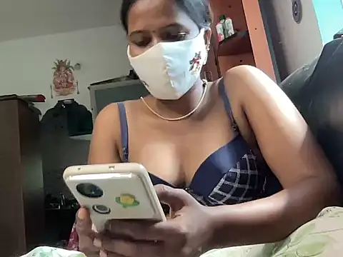 Snapshot of Tamil_Sanjana_ chatting on 05.19.26 Tamil Sanjana online show from 05.19.26