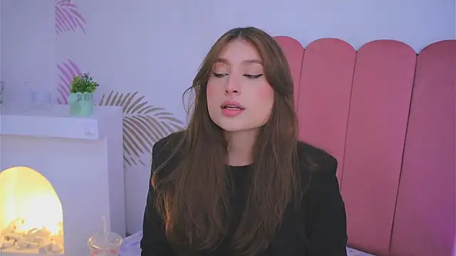 Daisha Riley online show from 02.21.25