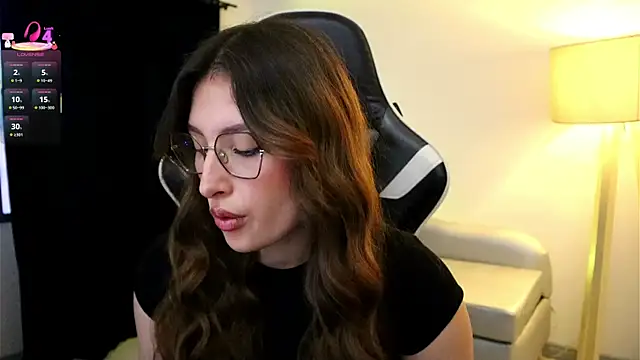 Daisha Riley online show from 10.10.25