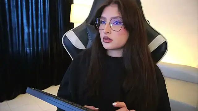 Daisha Riley online show from 04.10.26