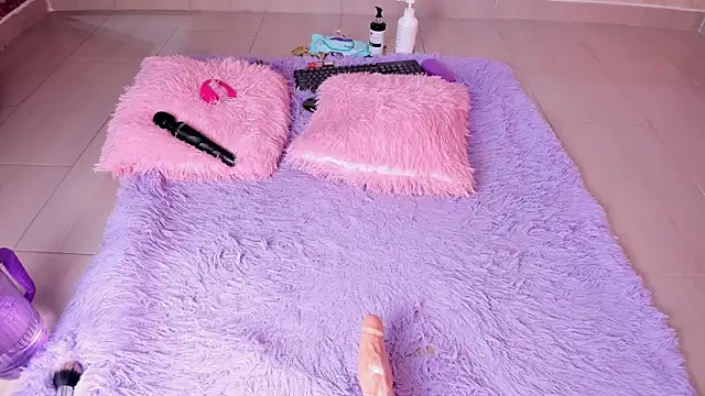 SEXY HOTTIE   online show from 03.18.25