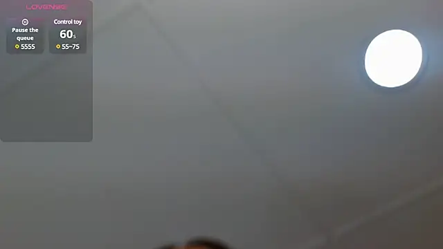 Snapshot of dani-lue chatting on 03.19.25 dani-lue online show from 03.19.25