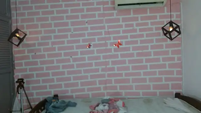 Snapshot of dani-lue chatting on 09.11.25 dani-lue online show from 09.11.25