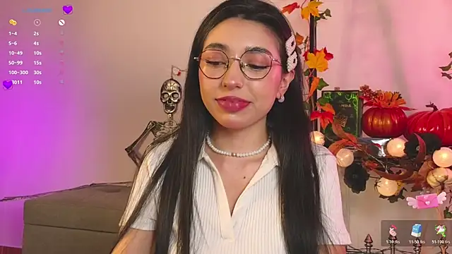 Snapshot of Sweet_Nyx chatting on 10.17.25 Sweet Nyx online show from 10.17.25