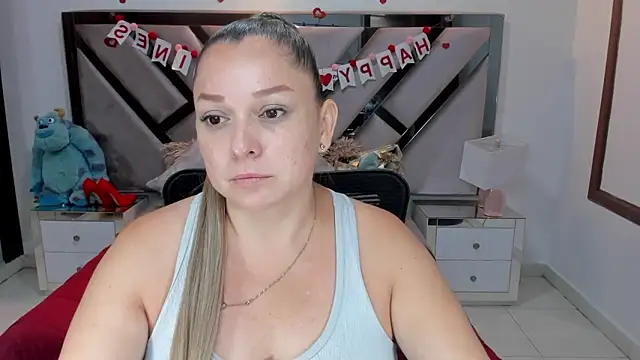 Snapshot of natalia5560 chatting on 10.02.25 natalia5560 online show from 10.02.25