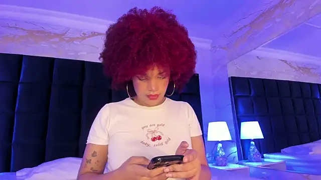 Snapshot of loladupont chatting on 02.12.26 loladupont online show from 02.12.26