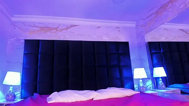 Snapshot of loladupont chatting on 02.13.26 loladupont online show from 02.13.26