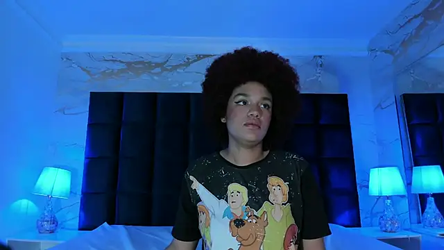 Snapshot of loladupont chatting on 02.20.26 loladupont online show from 02.20.26