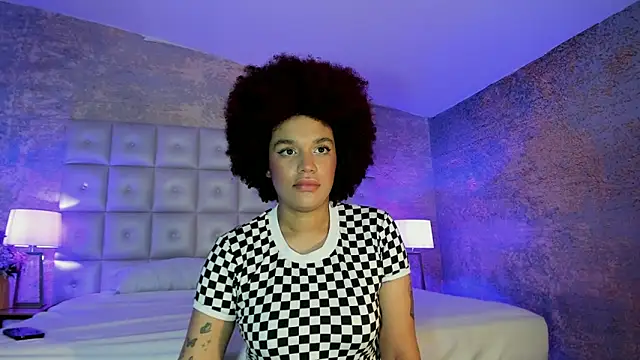 Snapshot of loladupont chatting on 02.23.26 loladupont online show from 02.23.26