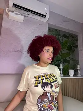 Snapshot of loladupont chatting on 04.19.26 loladupont online show from 04.19.26