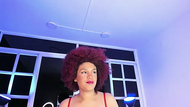 Snapshot of loladupont chatting on 05.01.26 loladupont online show from 05.01.26