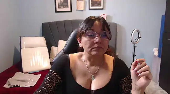 AngelRouss online show from 02.25.25